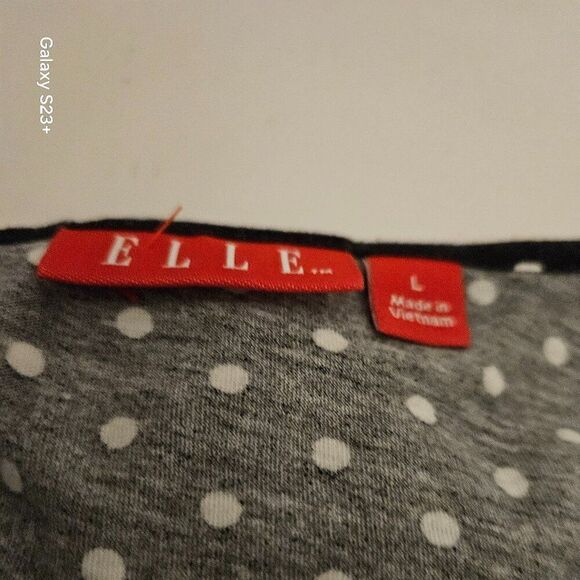 ELLE L EX COND pit to pit 17 1/2 length 23 inches - Picture 4 of 4